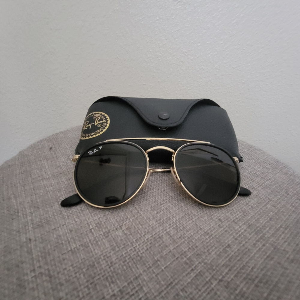 Polarized Ray-Ban Round Double Bridge (model RB3647N).